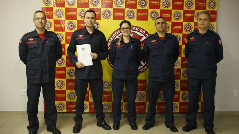 Fischoeder após receber o processo de afastamento das mãos do Coronel Krukoski