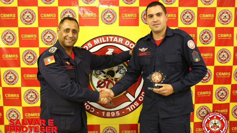 Homenagem do CBMRS ao soldado Ferr&atilde;o