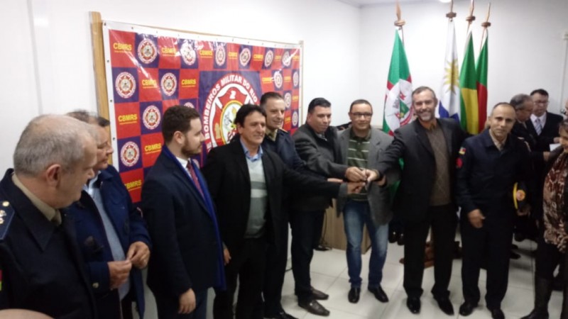 10º Batalhão de Bombeiro Militar recebe viaturas e equipamentos em Santana do Livramento
