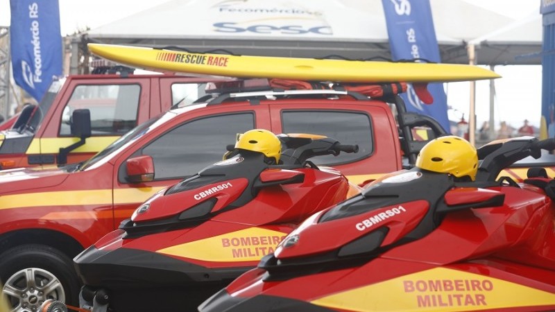 CBMRS recebe 10 motos aquáticas em evento do Governo do Estado
