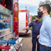 Governador do Estado entrega viaturas e equipamentos ao CBMRS