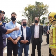 Governador do Estado entrega viaturas e equipamentos ao CBMRS