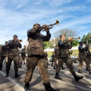 Associação Brasileira dos Integrantes do Batalhão Suez outorga medalha ao Comando do CBMRS