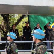 Associação Brasileira dos Integrantes do Batalhão Suez outorga medalha ao Comando do CBMRS