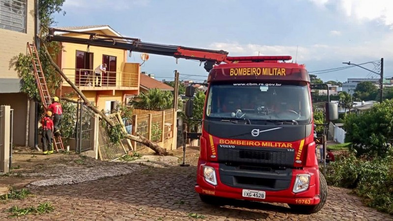 CBMRS atua após fortes temporais no Estado