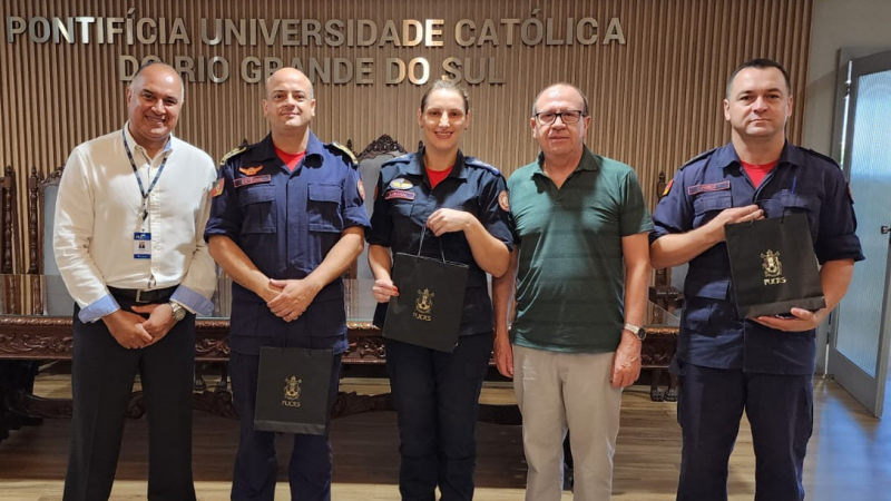 Comandante-Geral do CBMRS é recebido pelo Reitor da PUCRS.