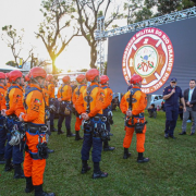 Na data, também foram realizadas a formatura do Curso de Salvamento em Altura e a entrega de boinas à Reserva Altiva