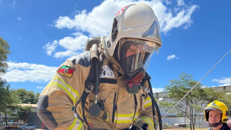 Oficiais do CBMRS realizam Curso de Instrutor Flashover em Goiás