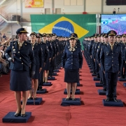 Solenidade marca entrega de viaturas e formatura de habilitação à Sargento.