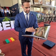 Corpo de Bombeiros Militar realiza Entrega de Viaturas e habilita 295 militares à graduação de Sargento